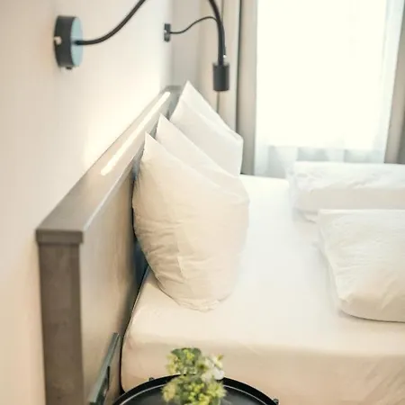 Hoelderlein - Altstadthotel Maison d'hôtes Nuertingen