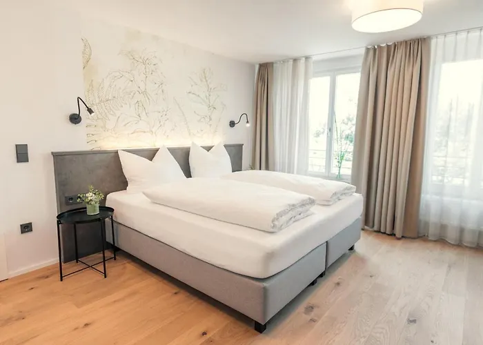 Hoelderlein - Altstadthotel 3* نورتينغن