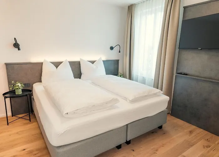 Hoelderlein - Altstadthotel بيت ضيافة 3*